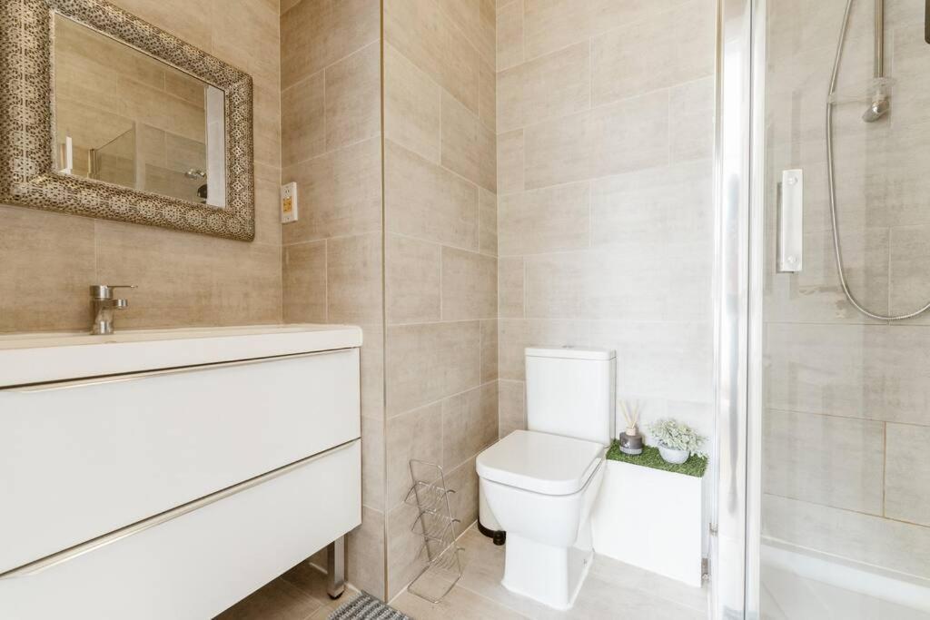 Spacious Ensuite Room Near Top Tourist Attractions 伦敦 外观 照片