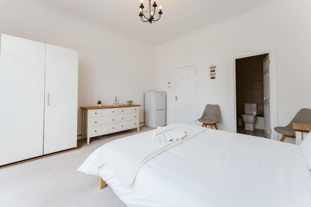 Spacious Ensuite Room Near Top Tourist Attractions 伦敦 外观 照片